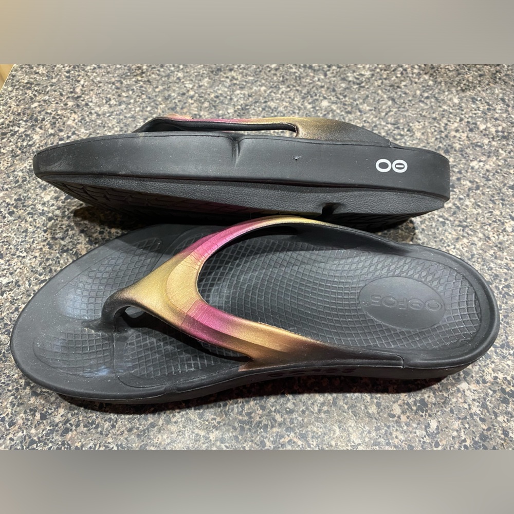 OOFOS Black Comfort Sandals - Picture 2 of 5